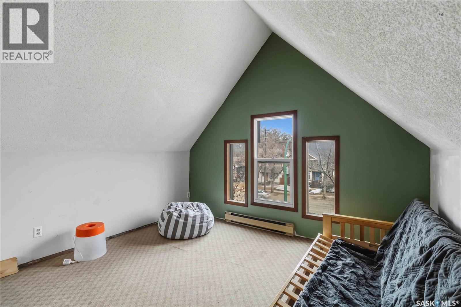 426 8Th Street E, Saskatoon, SK - Indoor