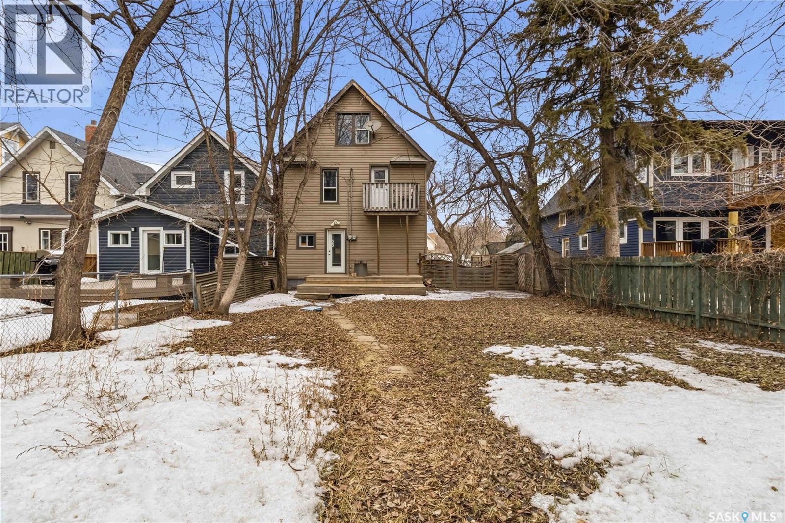 426 8Th Street E, Saskatoon, SK - Outdoor With Facade