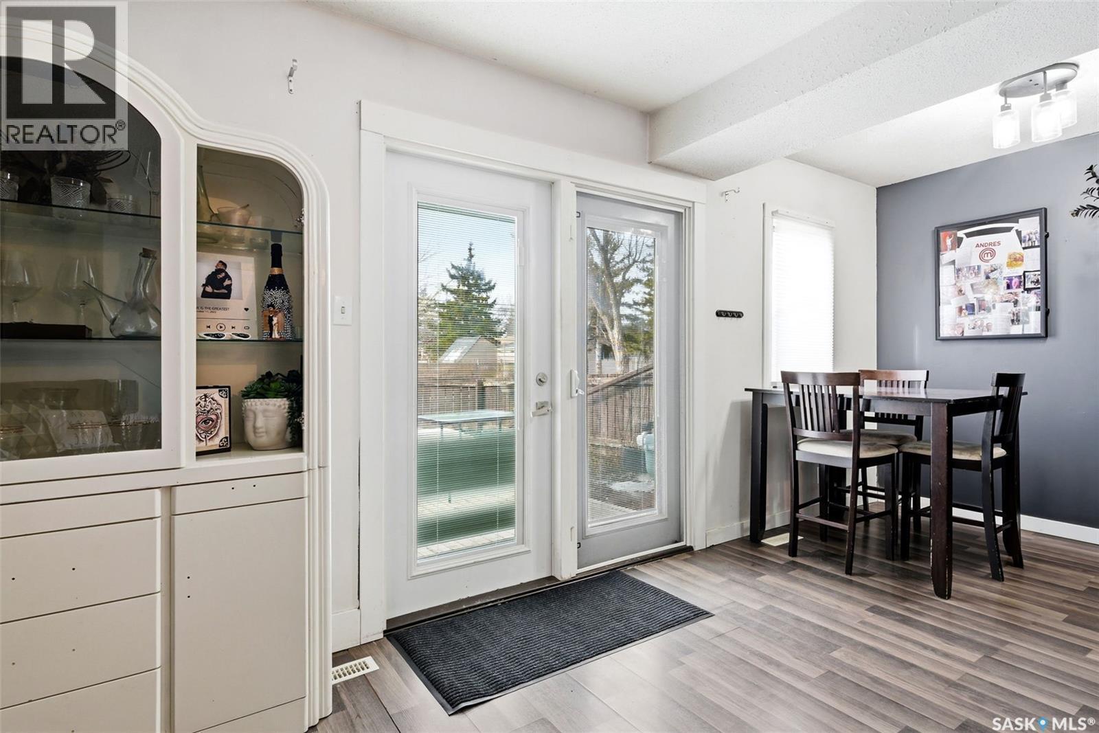 N 4212 Castle Road, Regina, SK - Indoor