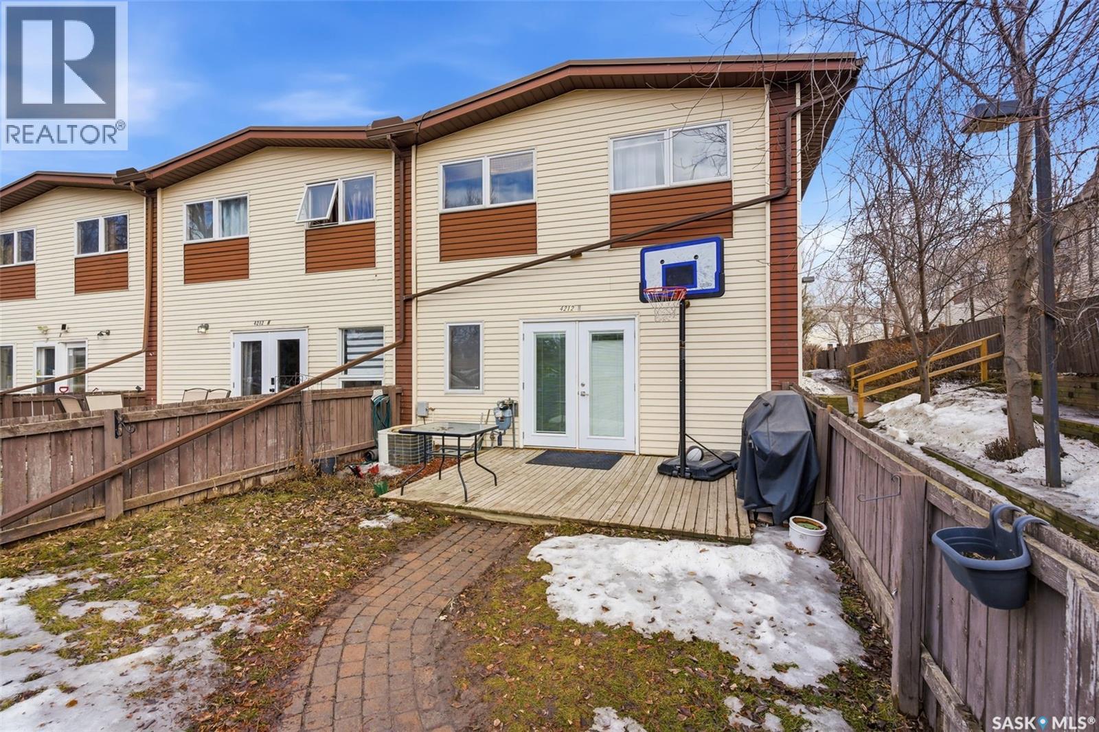 N 4212 Castle Road, Regina, SK - Outdoor With Exterior