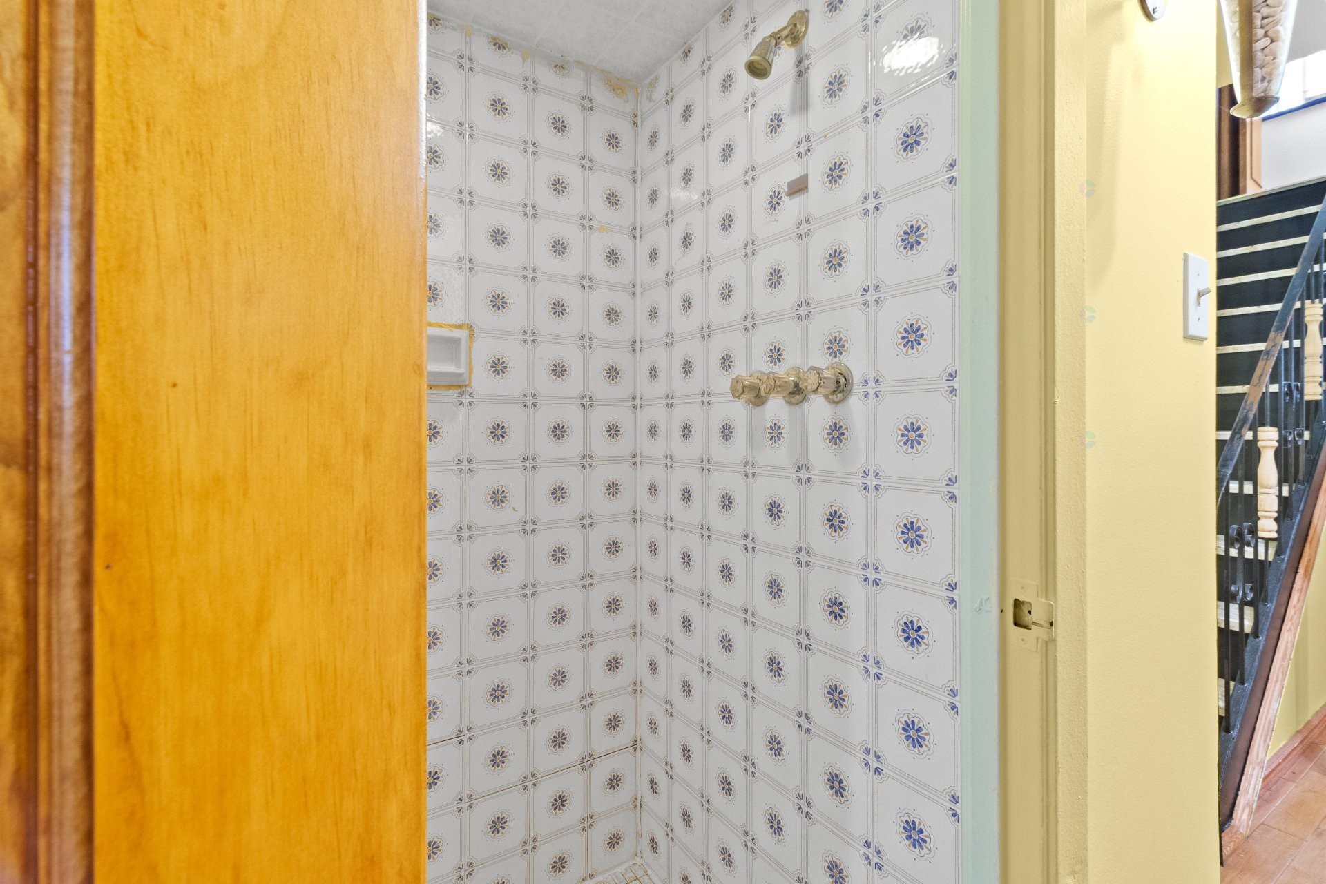 Bathroom - 6790 Rue St-Zotique E., Montréal (Mercier/Hochelaga-Maisonneuve), QC - Indoor Photo Showing Other Room