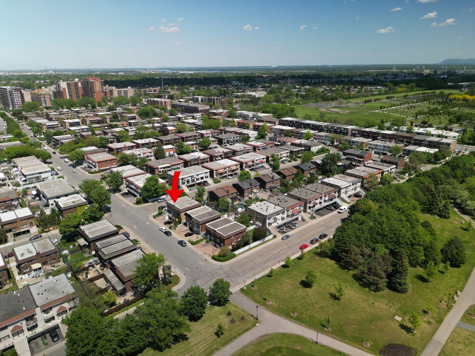 Nearby - 6790 Rue St-Zotique E., Montréal (Mercier/Hochelaga-Maisonneuve), QC - Outdoor With View