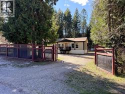 2135 HUNTER FRONTAGE Road Christina Lake, BC V0H 1E2