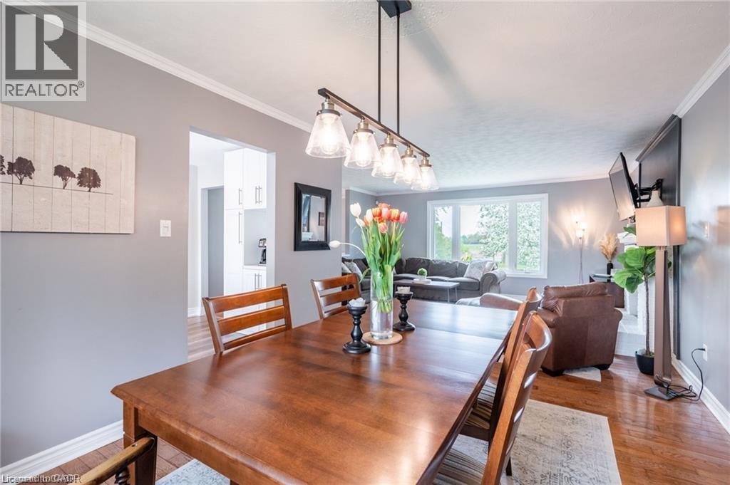 152 7Th Concession Road E, Flamborough, ON - Indoor Photo Showing Dining Room