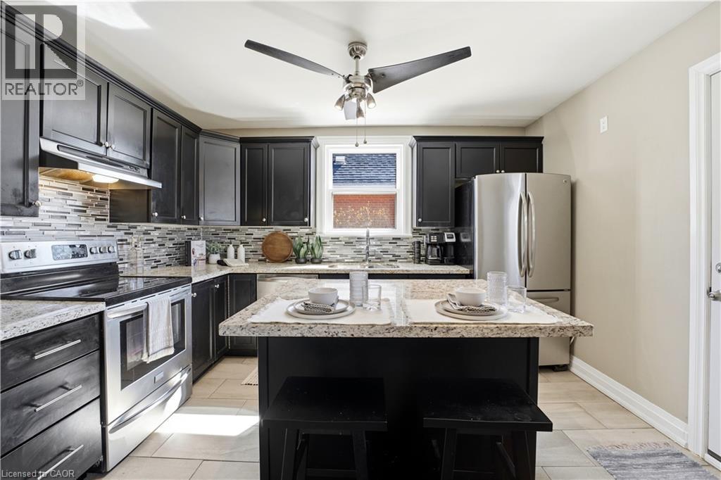 26 Isabel Avenue, Hamilton, ON - Indoor Photo Showing Kitchen With Upgraded Kitchen