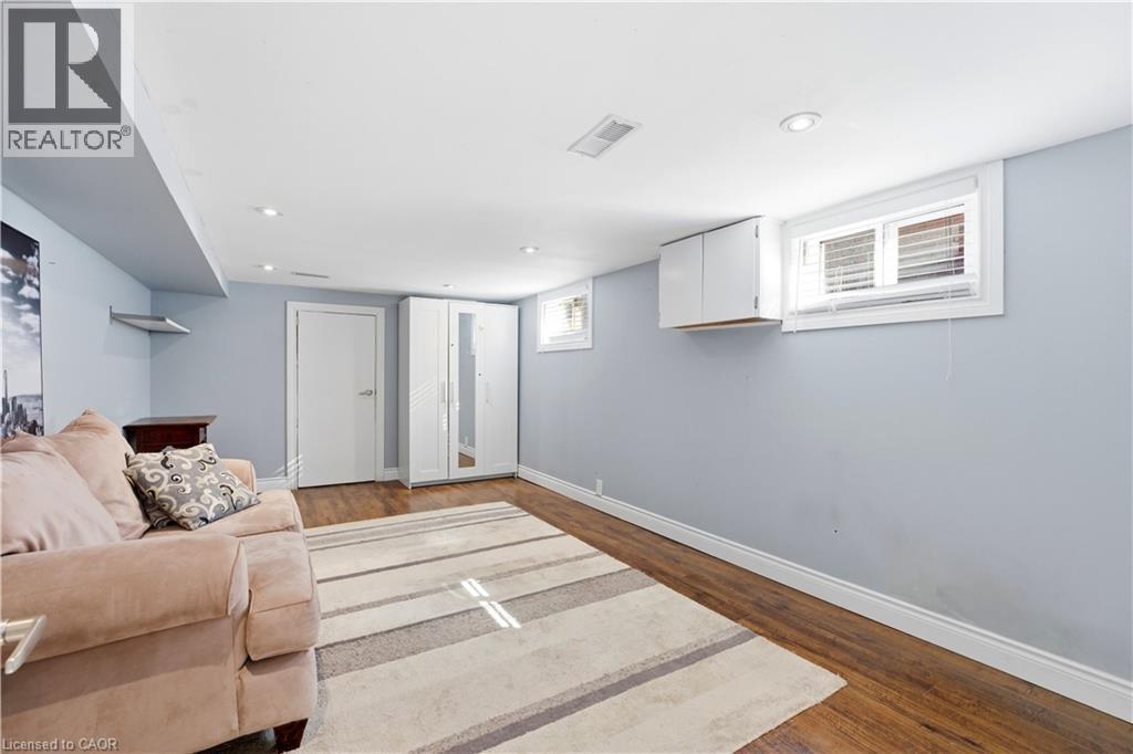 26 Isabel Avenue, Hamilton, ON - Indoor Photo Showing Other Room