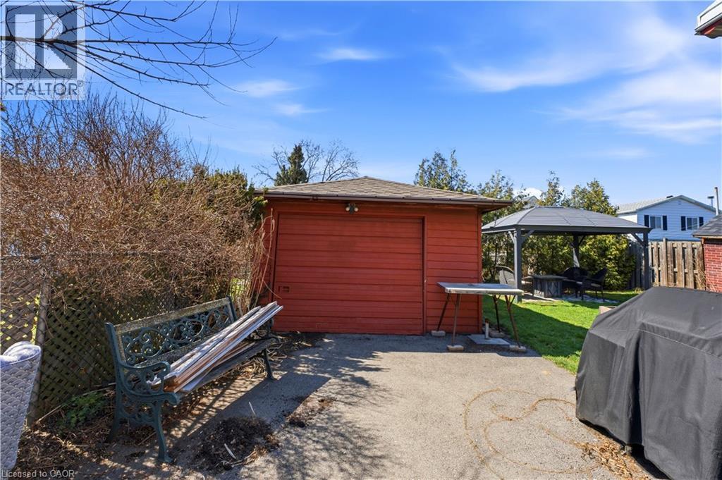 26 Isabel Avenue, Hamilton, ON - Outdoor