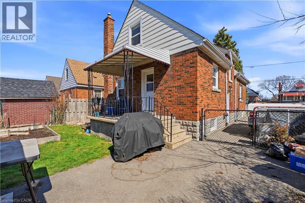 26 Isabel Avenue, Hamilton, ON - Outdoor