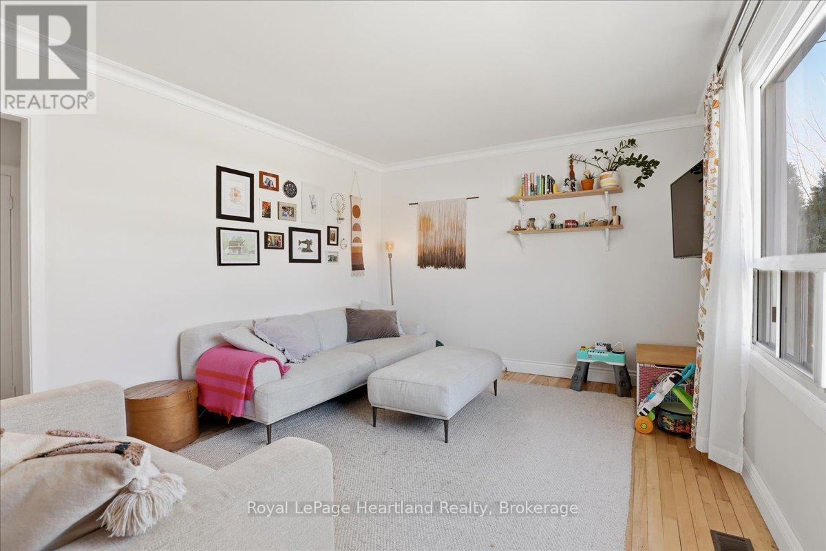 19 Perth Road, Kitchener, ON - Indoor