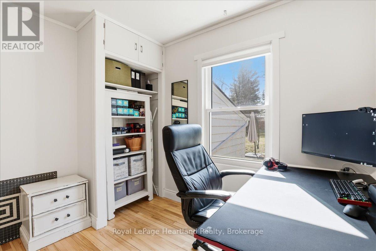 19 Perth Road, Kitchener, ON - Indoor Photo Showing Office