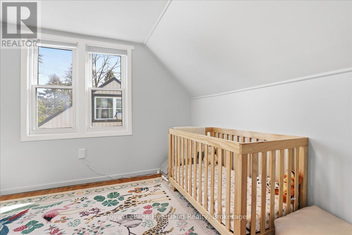 19 Perth Road, Kitchener, ON - Indoor Photo Showing Bedroom