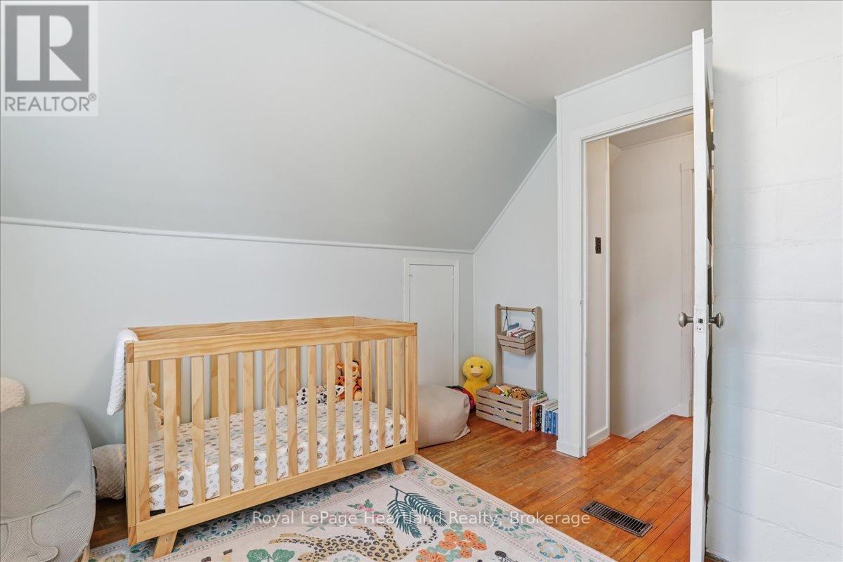19 Perth Road, Kitchener, ON - Indoor Photo Showing Bedroom