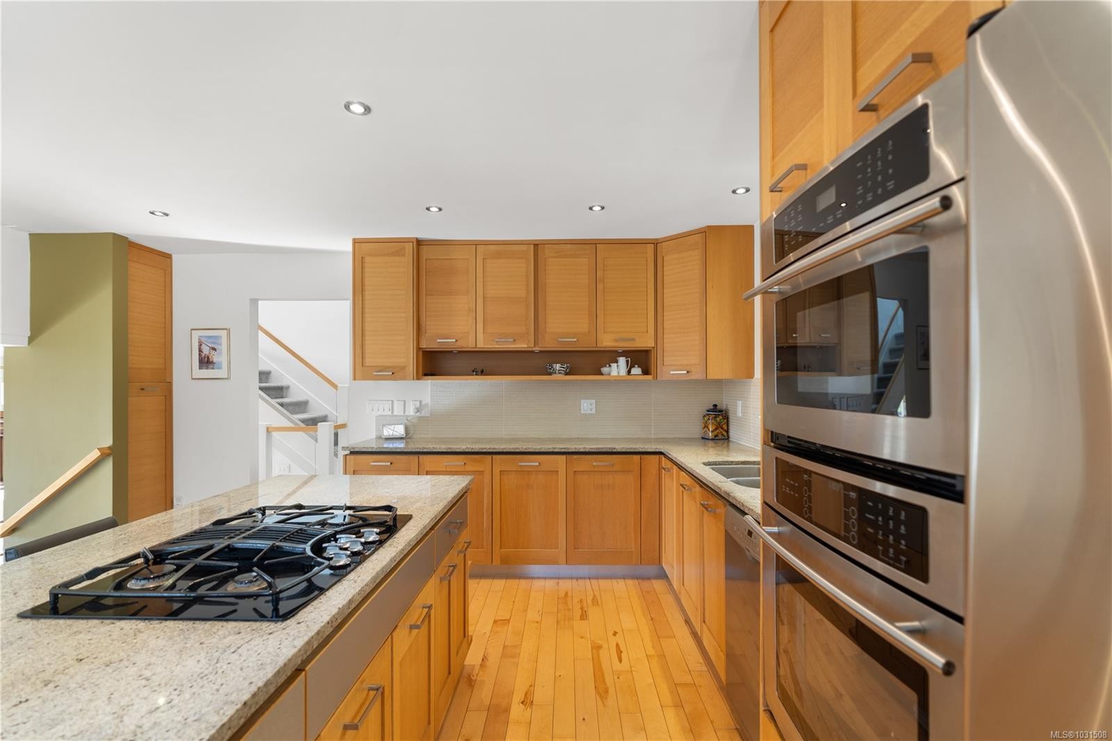 8242 Thomson Pl, Central Saanich, BC
