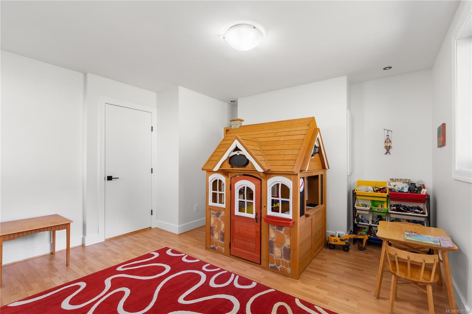 8242 Thomson Pl, Central Saanich, BC