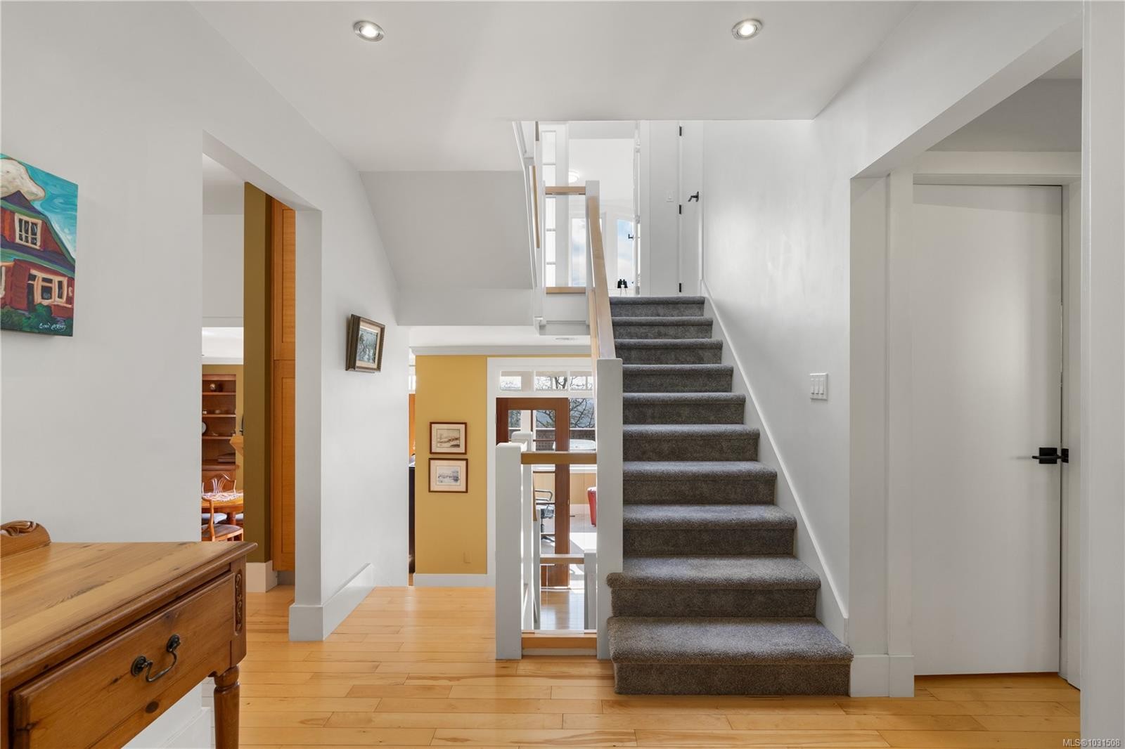 8242 Thomson Pl, Central Saanich, BC