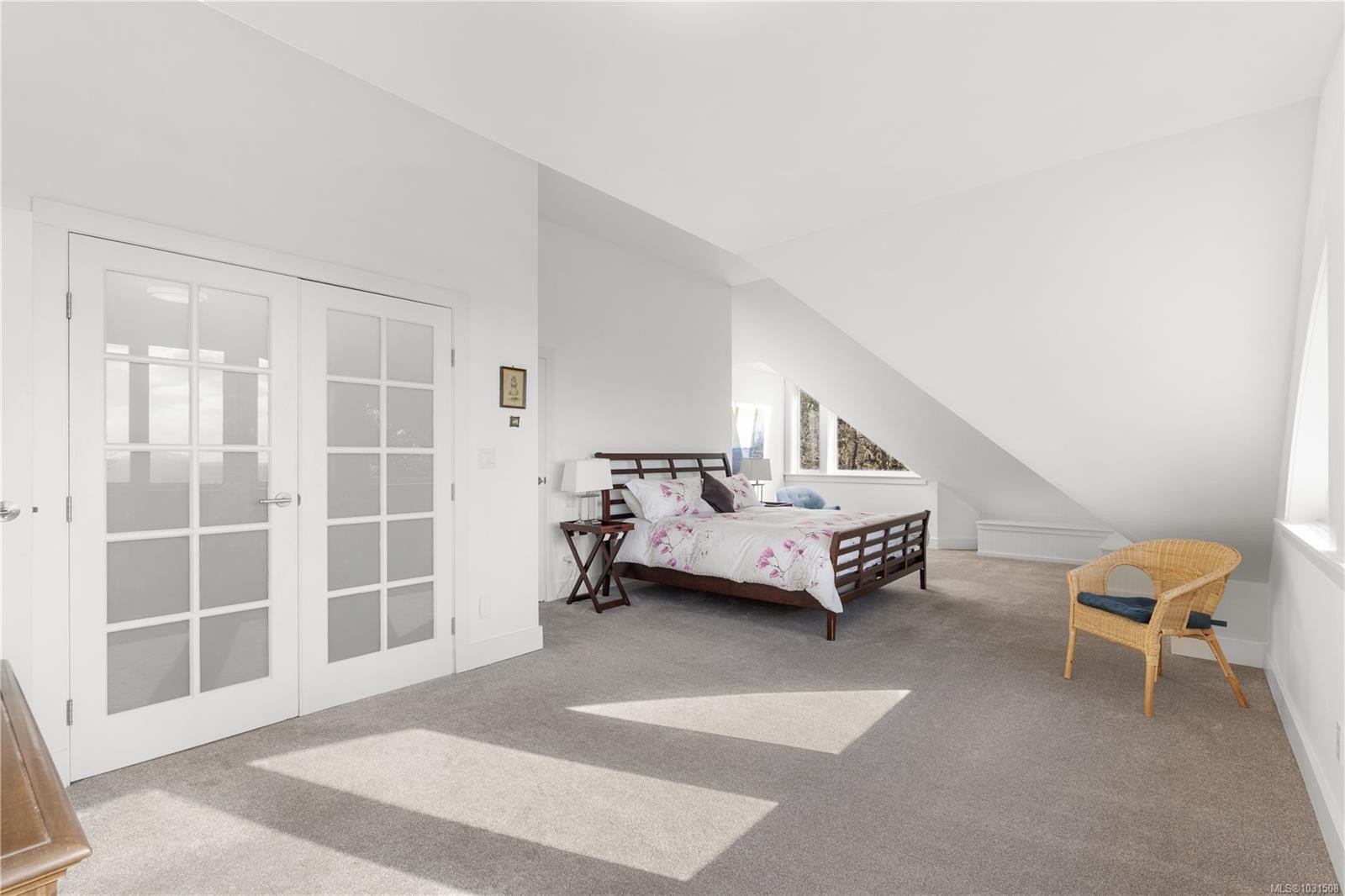 8242 Thomson Pl, Central Saanich, BC