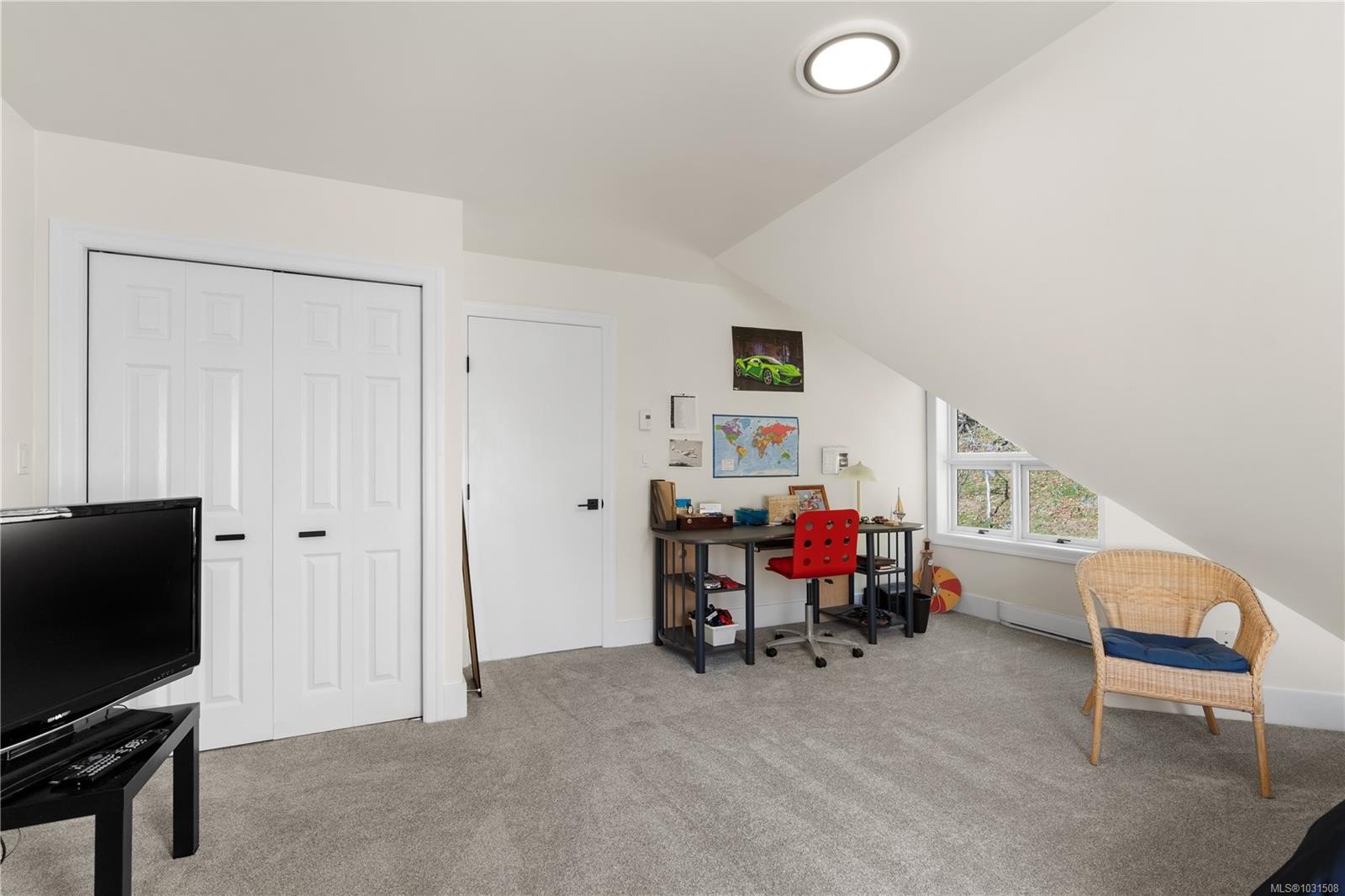 8242 Thomson Pl, Central Saanich, BC