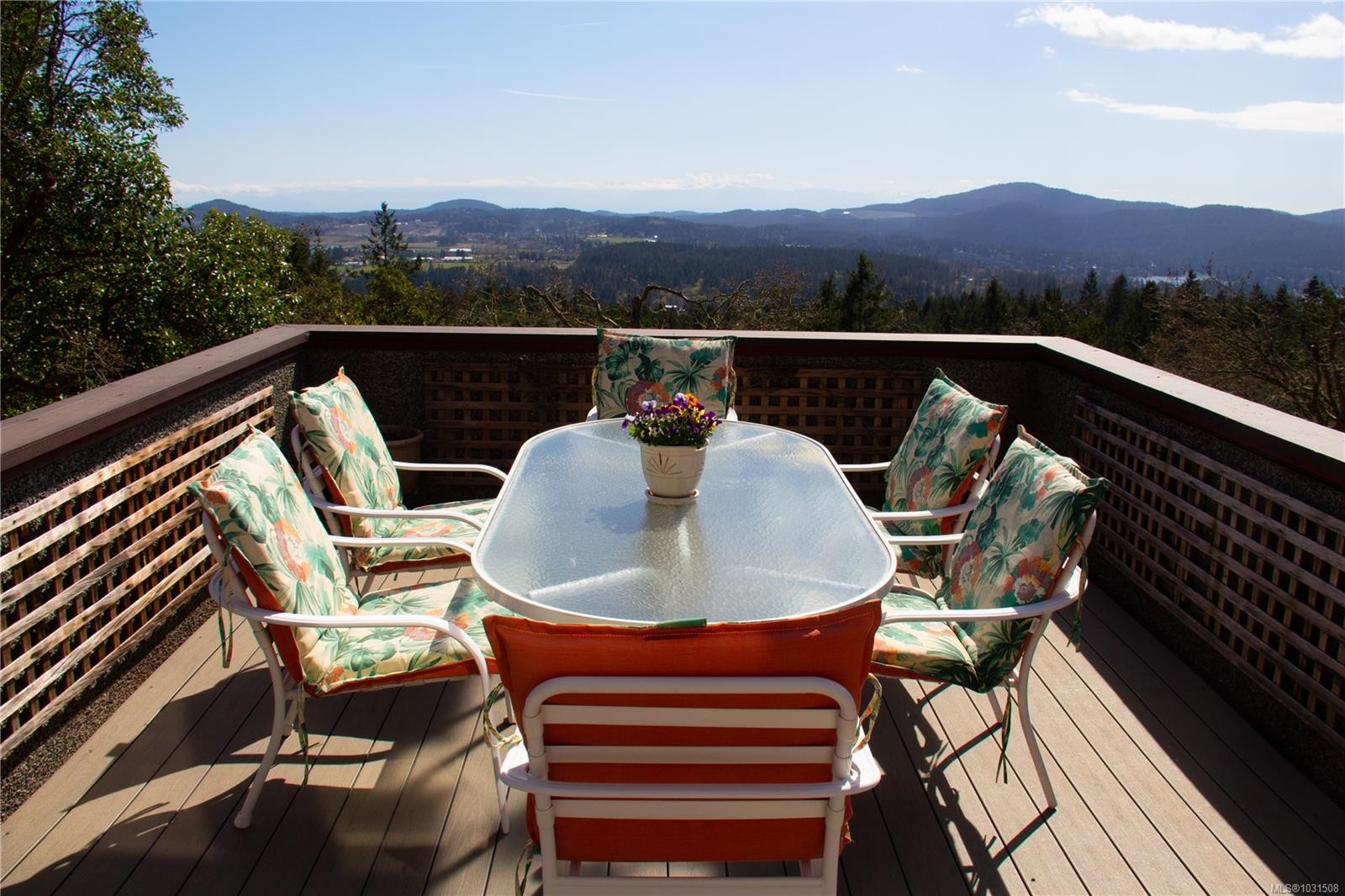 8242 Thomson Pl, Central Saanich, BC