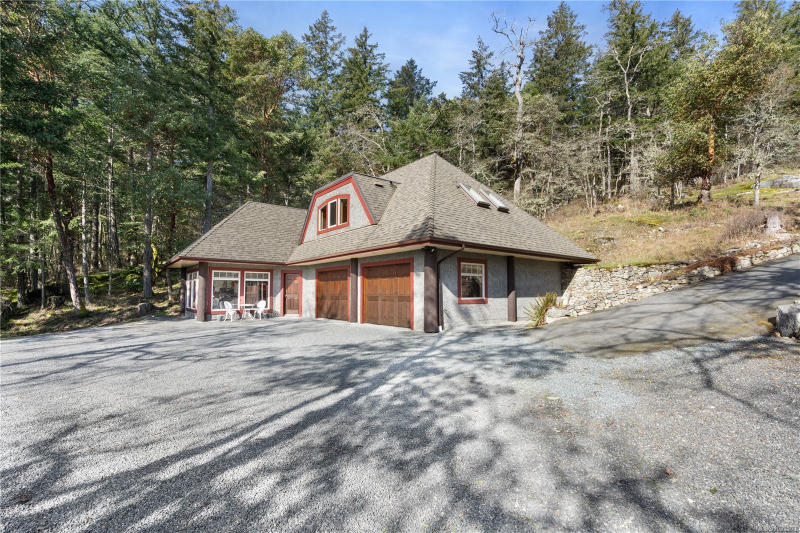 8242 Thomson Pl, Central Saanich, BC