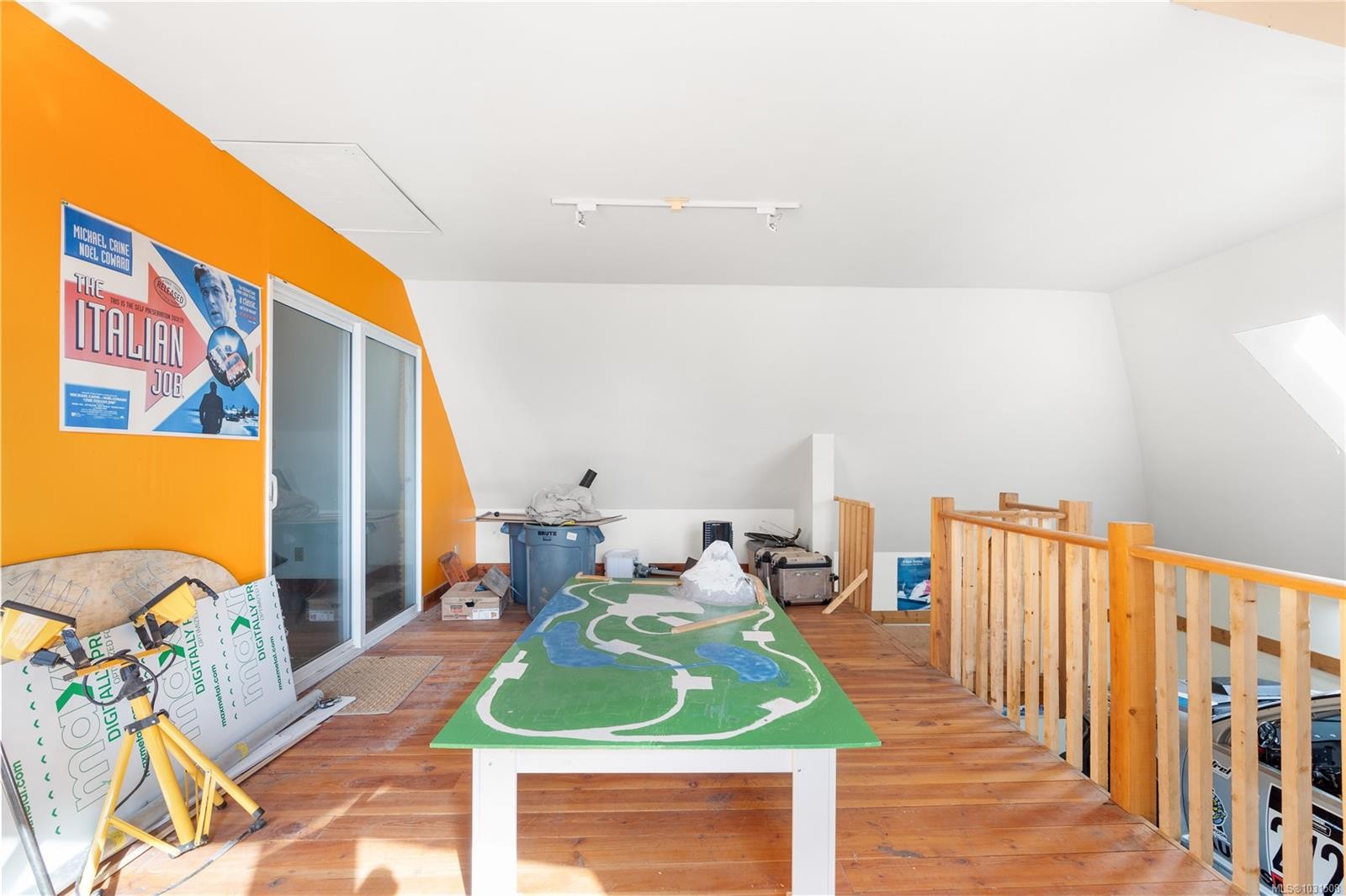 8242 Thomson Pl, Central Saanich, BC