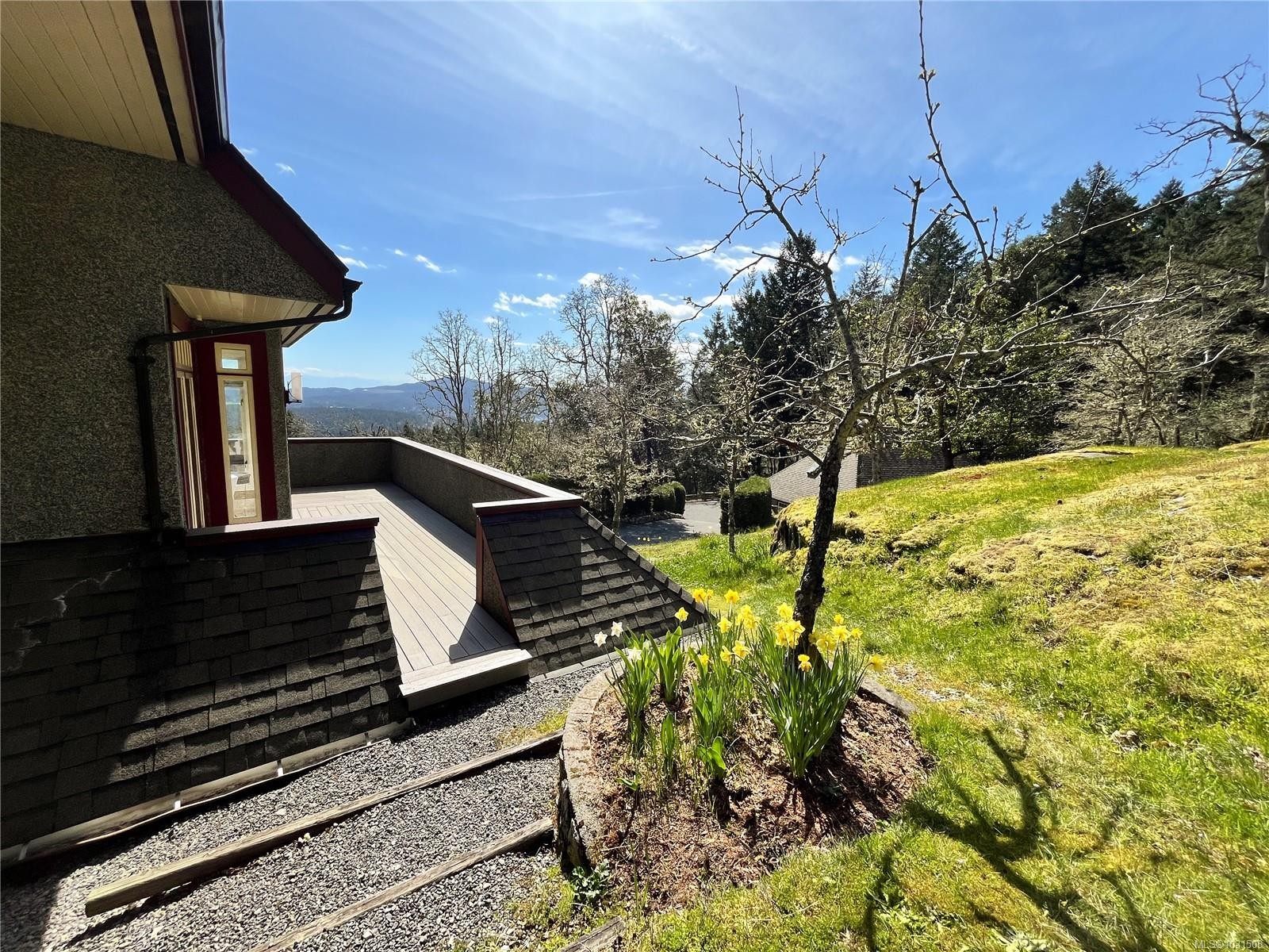 8242 Thomson Pl, Central Saanich, BC