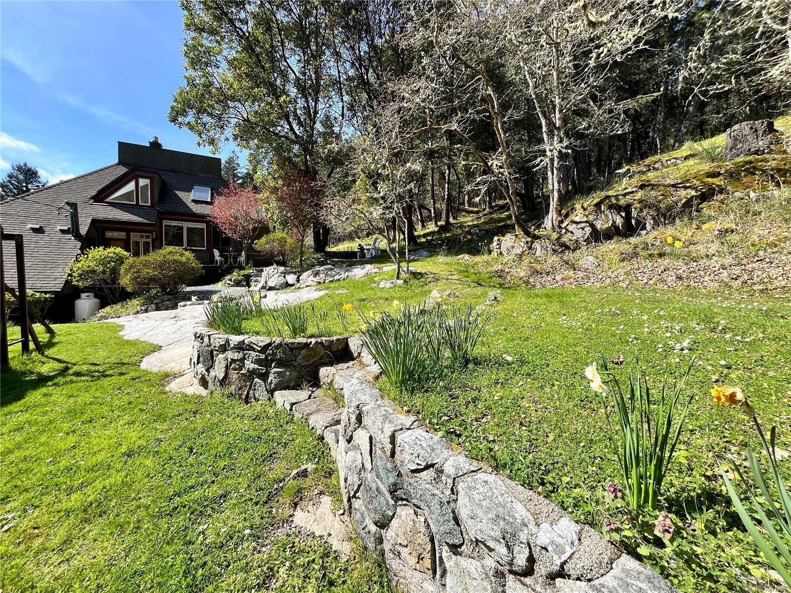 8242 Thomson Pl, Central Saanich, BC