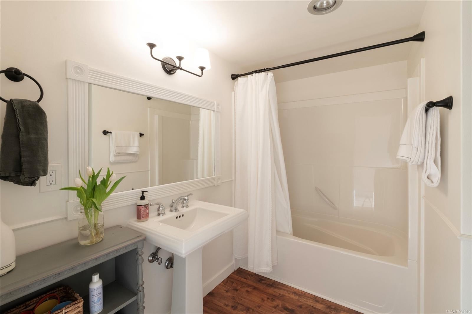 323 Masters Rd, Victoria, BC