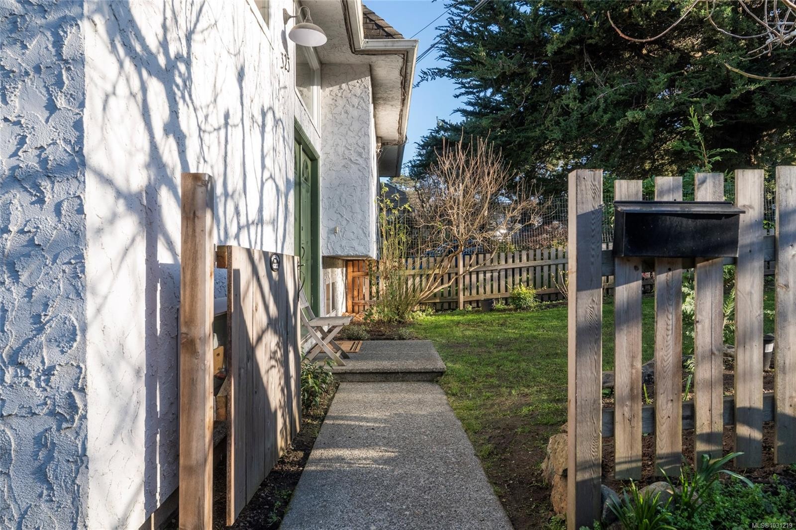 323 Masters Rd, Victoria, BC