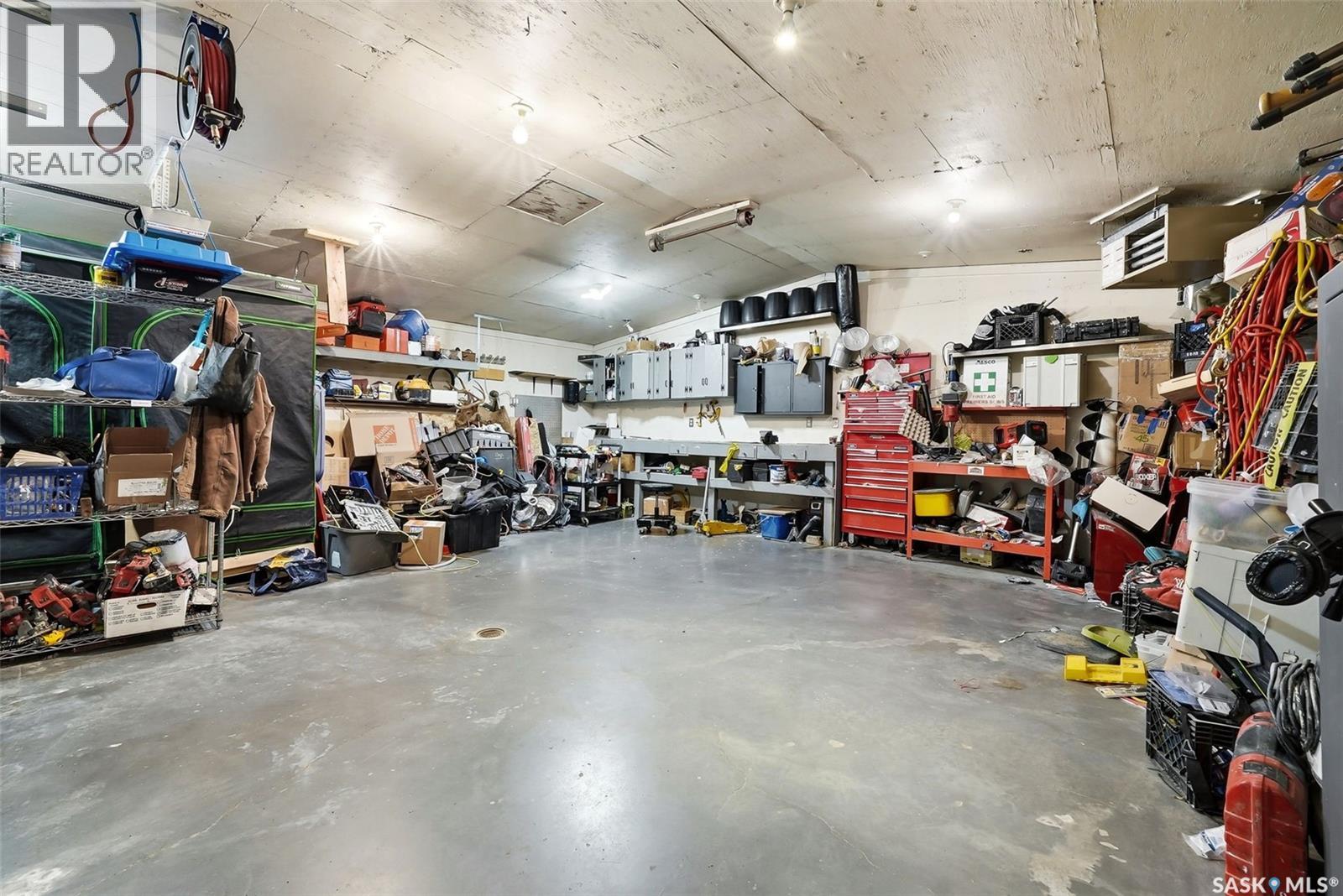 78 Straub Crescent, Regina, SK - Indoor Photo Showing Garage