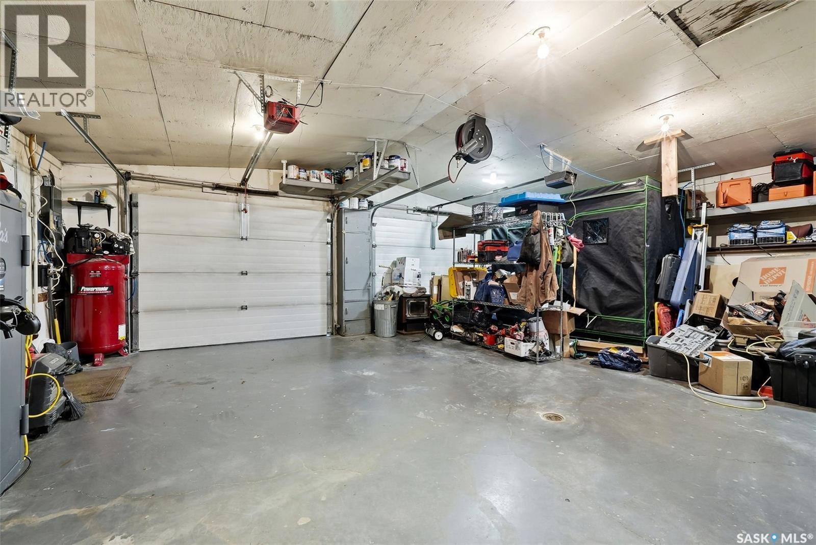 78 Straub Crescent, Regina, SK - Indoor Photo Showing Garage