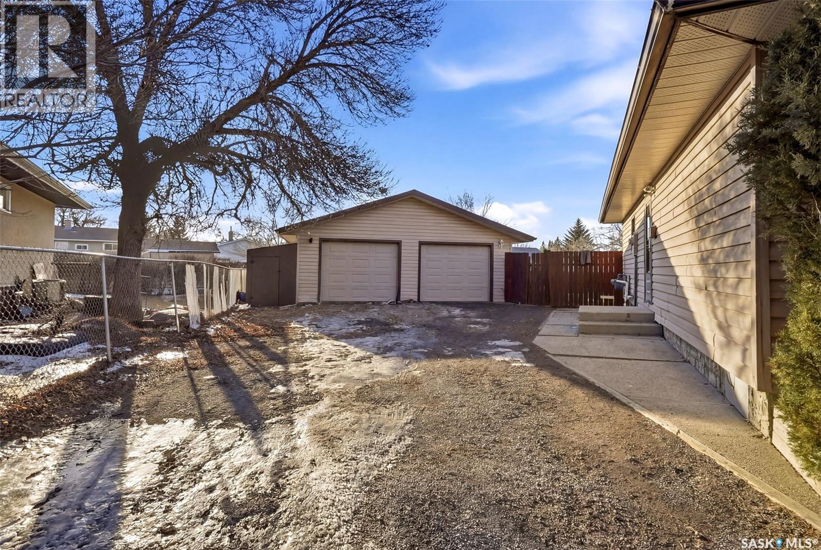 78 Straub Crescent, Regina, SK - Outdoor