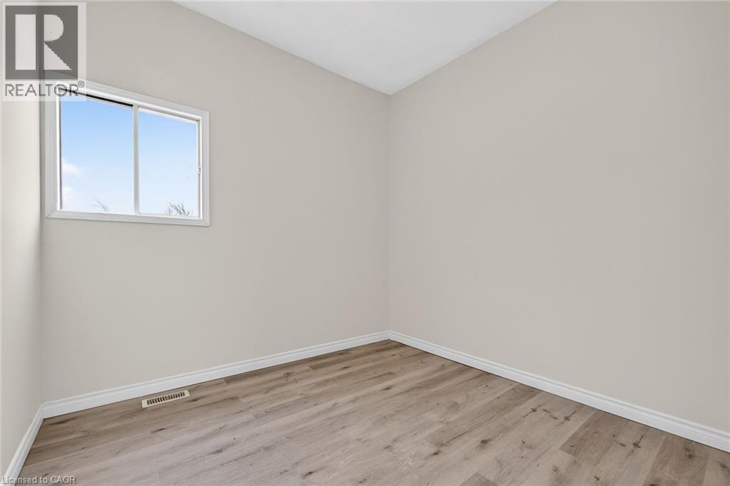 4049 Highway 6, Hamilton, ON - Indoor Photo Showing Other Room