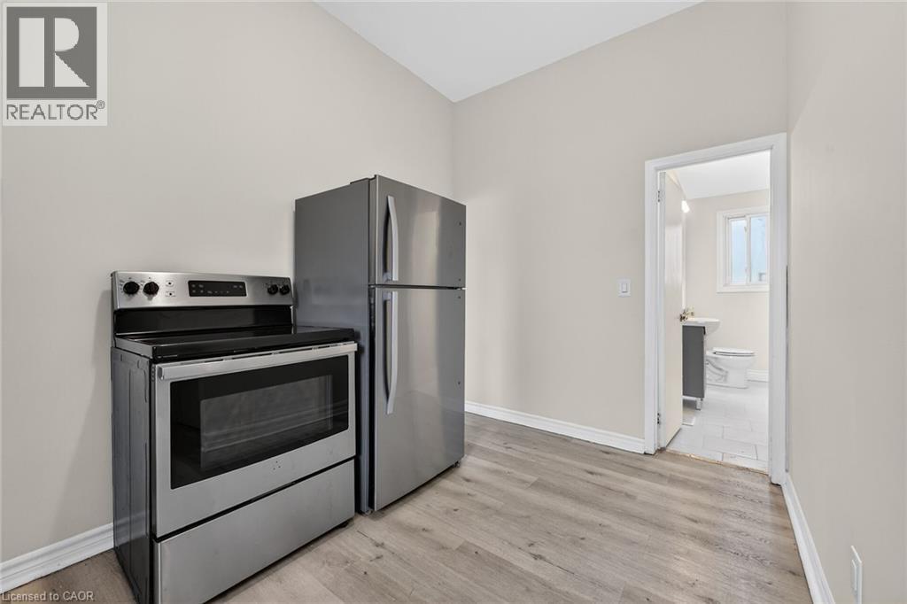 4049 Highway 6, Hamilton, ON - Indoor Photo Showing Kitchen