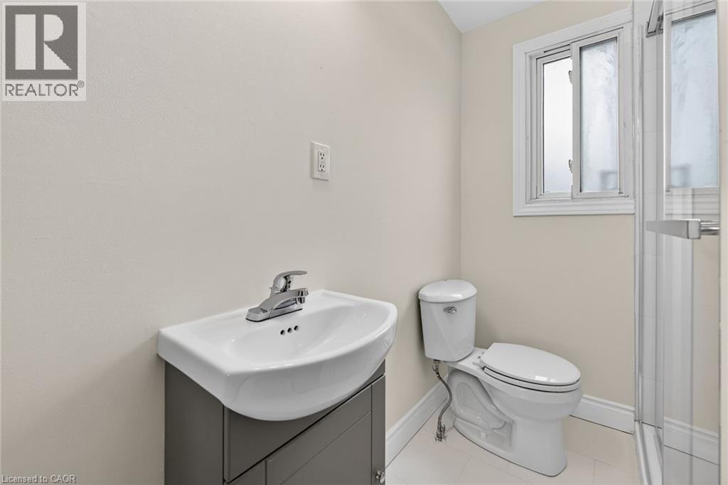 4049 Highway 6, Hamilton, ON - Indoor Photo Showing Bathroom