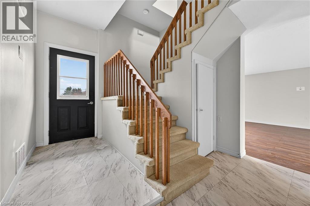 4049 Highway 6, Hamilton, ON - Indoor Photo Showing Other Room