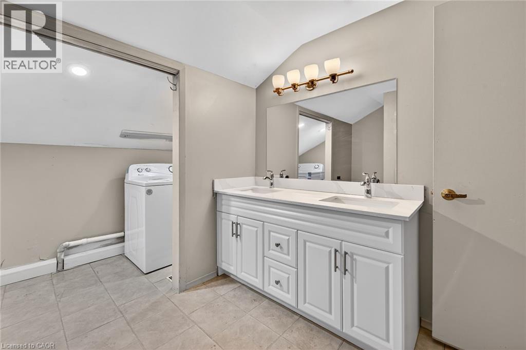 4049 Highway 6, Hamilton, ON - Indoor Photo Showing Laundry Room