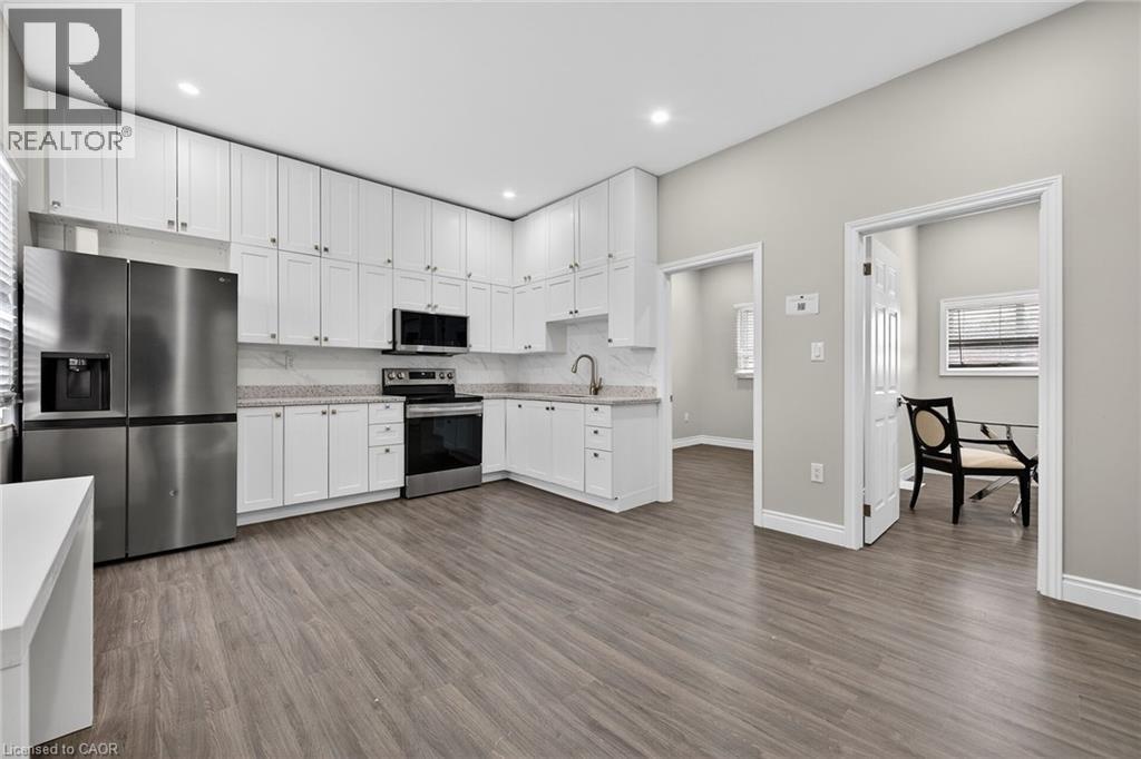 4049 Highway 6, Hamilton, ON - Indoor Photo Showing Kitchen