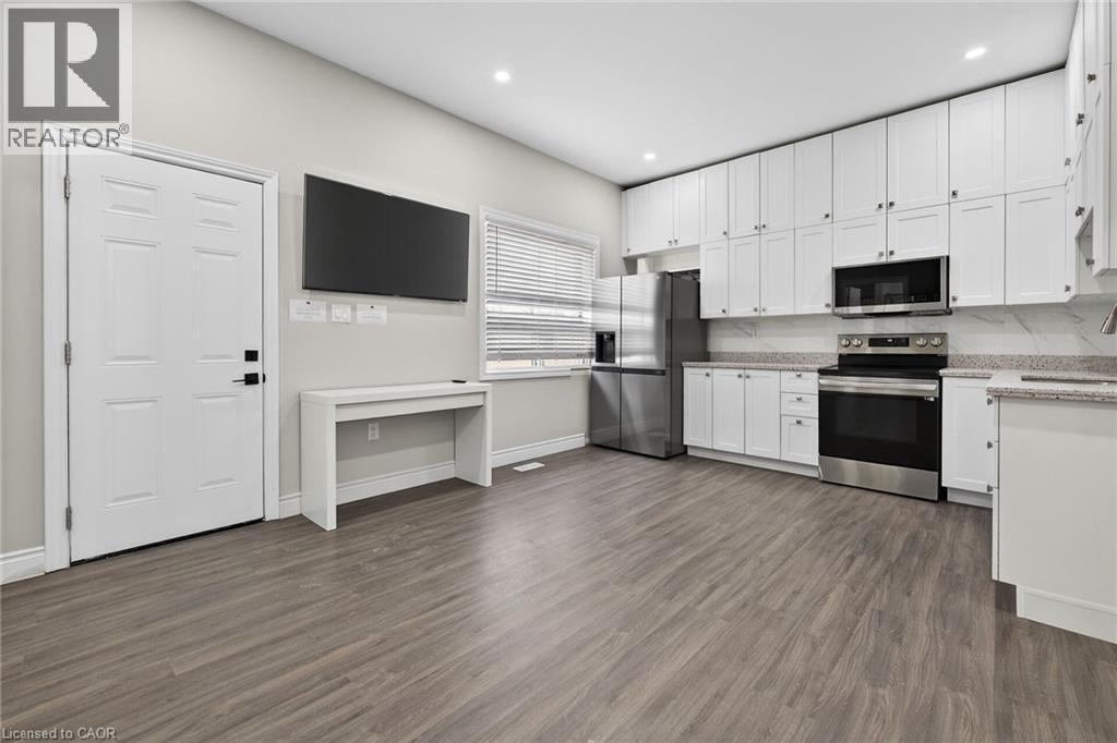 4049 Highway 6, Hamilton, ON - Indoor Photo Showing Kitchen