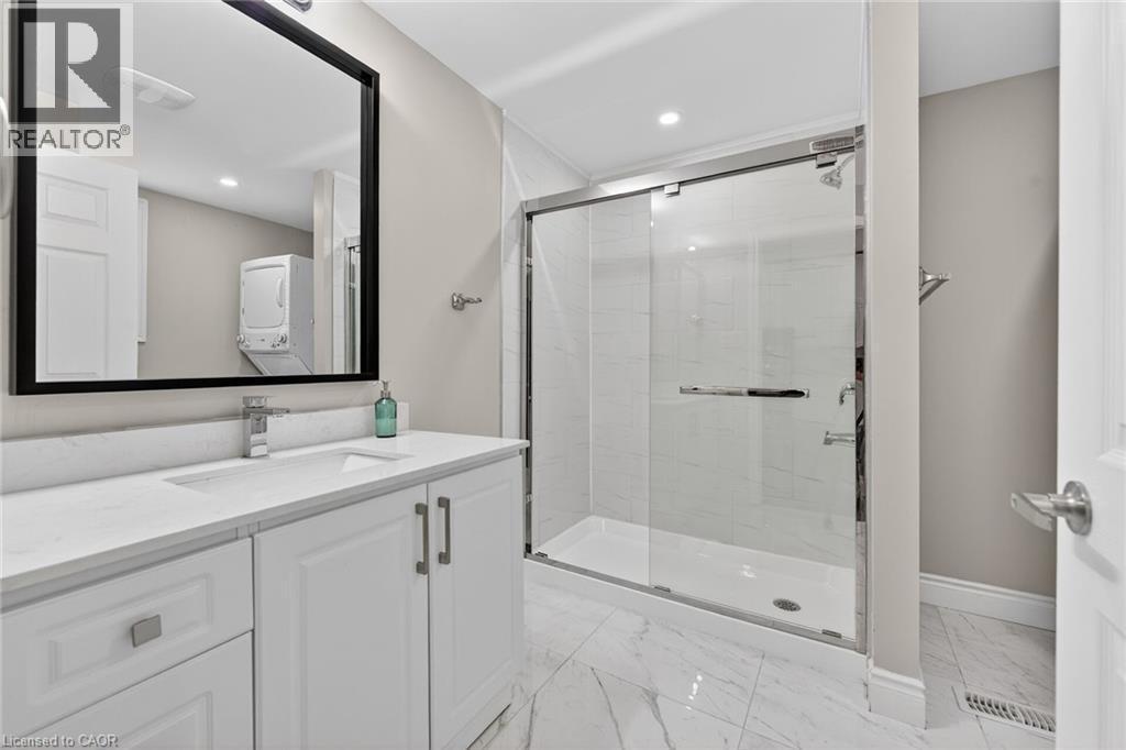 4049 Highway 6, Hamilton, ON - Indoor Photo Showing Bathroom