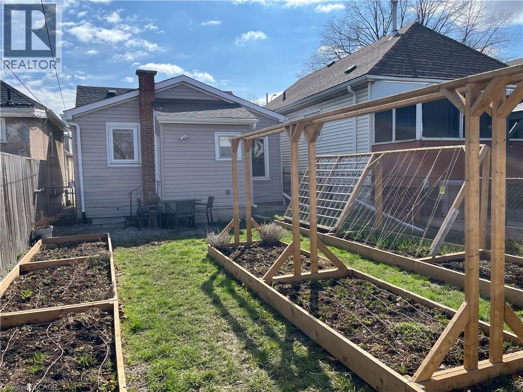 157 Tragina Avenue N, Hamilton, ON - Outdoor