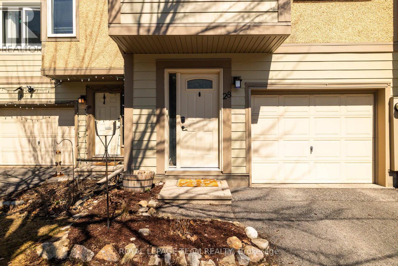 entrance - 28 - 28 Peary Way, Ottawa, ON - Outdoor