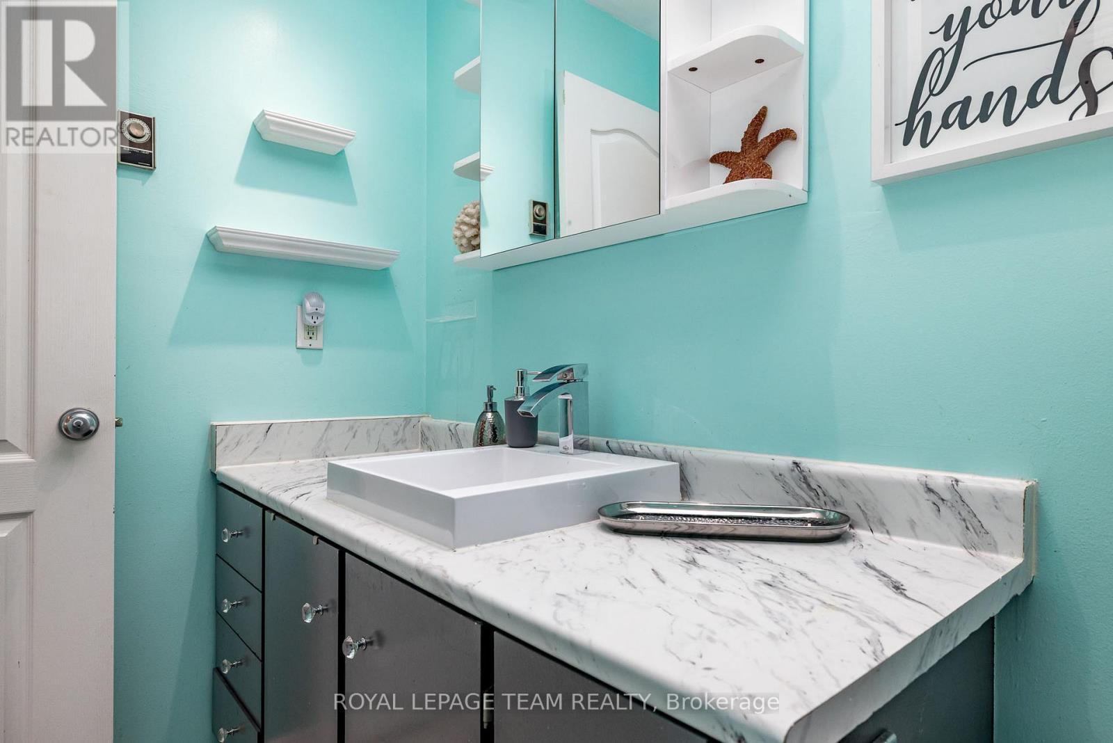 main bathroom - 28 - 28 Peary Way, Ottawa, ON - Indoor Photo Showing Bathroom