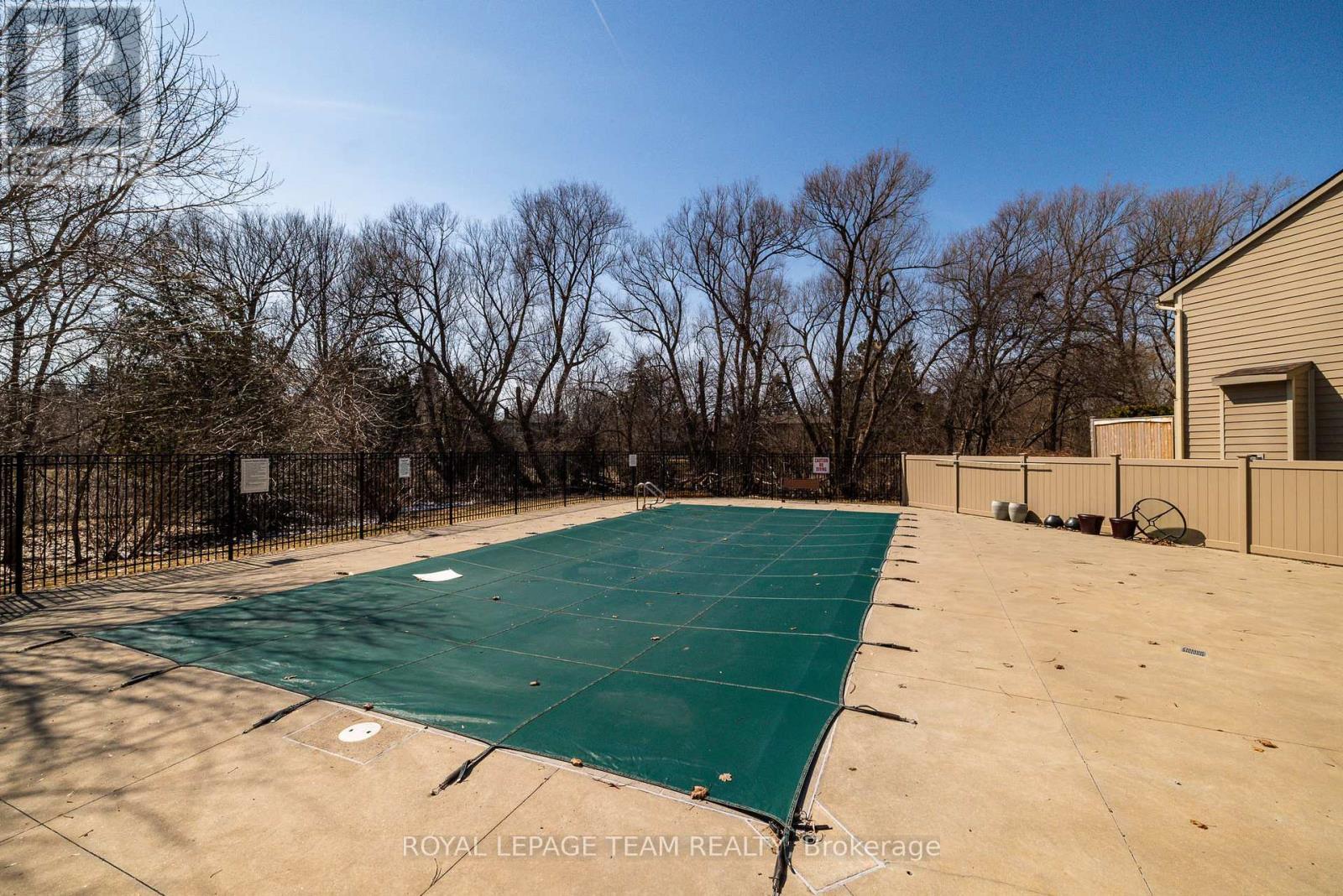 pool - 28 - 28 Peary Way, Ottawa, ON - Outdoor