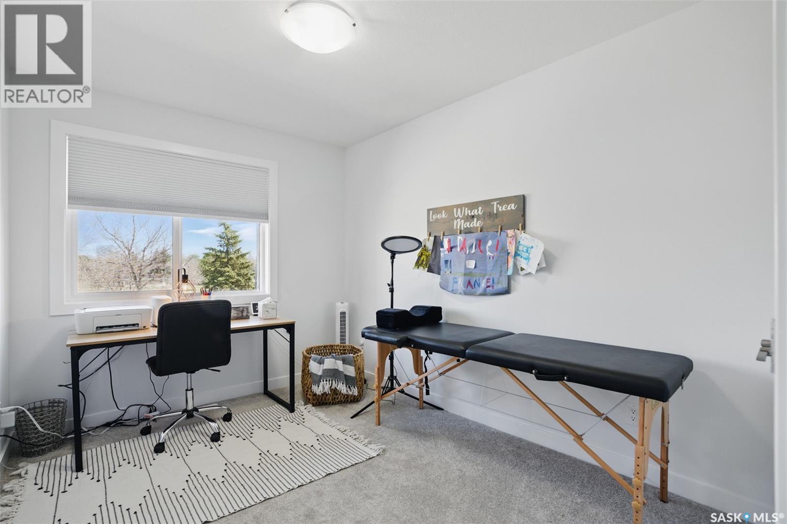 421 L Avenue S, Saskatoon, SK - Indoor