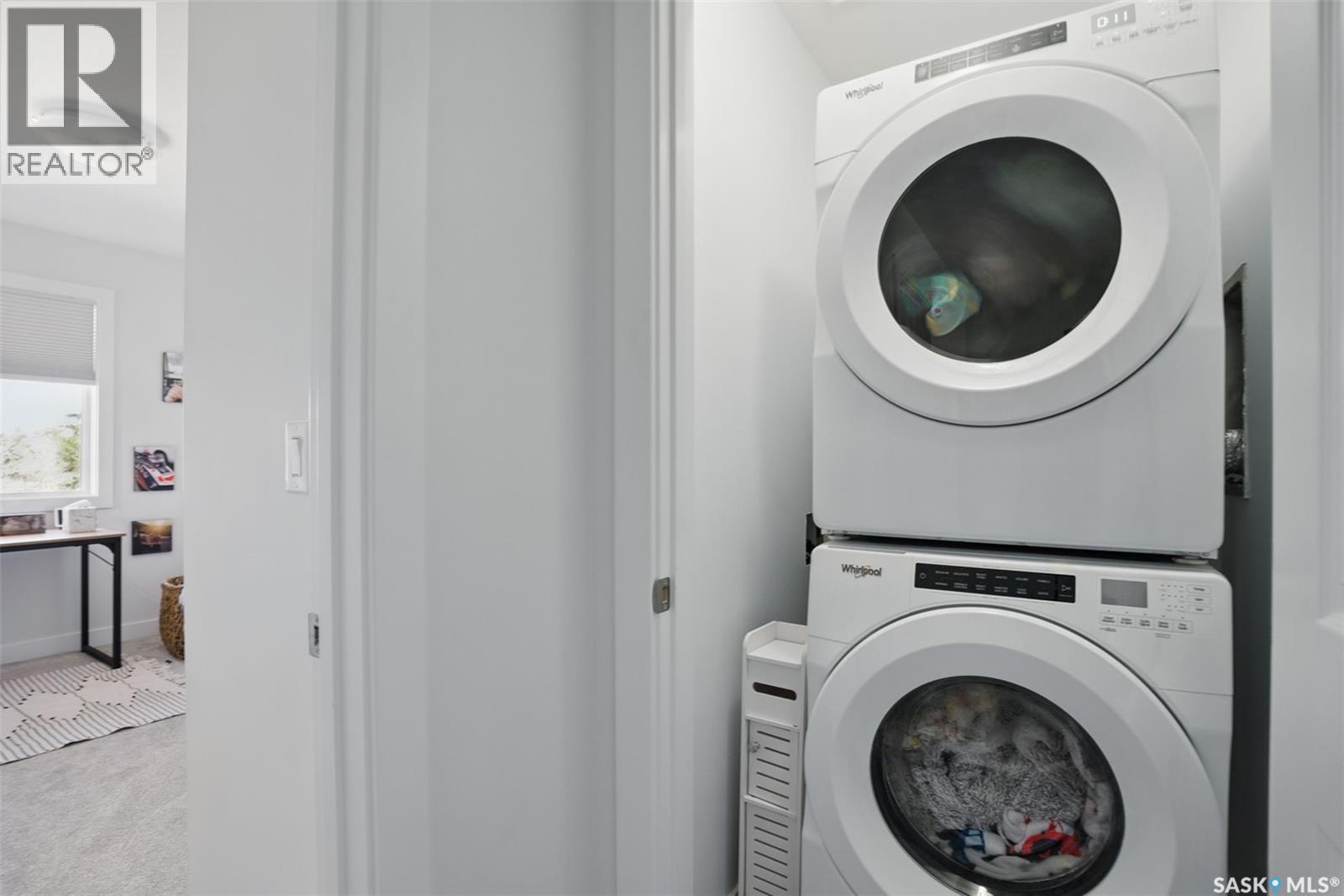 421 L Avenue S, Saskatoon, SK - Indoor Photo Showing Laundry Room