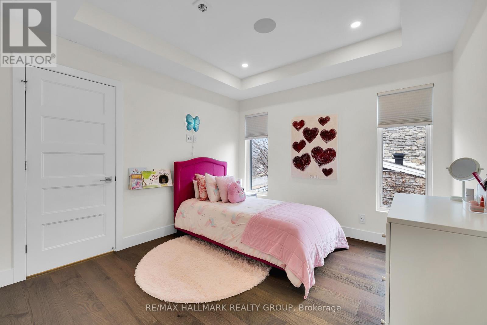1976 Lenester Avenue, Ottawa, ON - Indoor Photo Showing Bedroom
