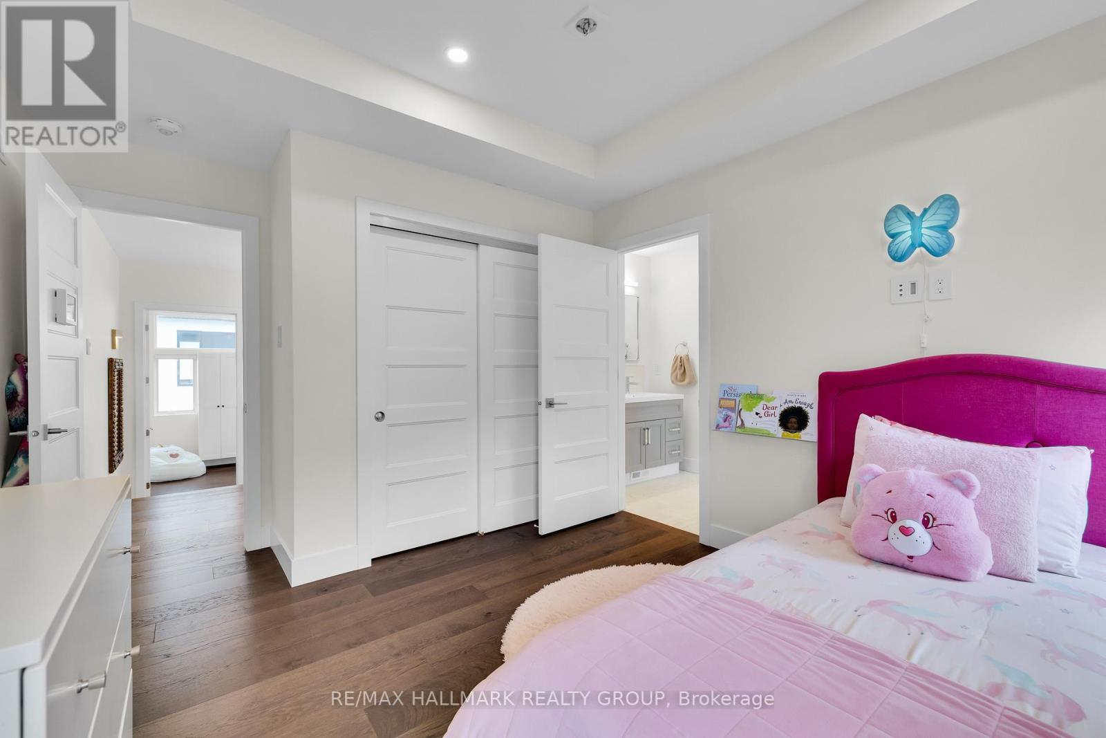 1976 Lenester Avenue, Ottawa, ON - Indoor Photo Showing Bedroom