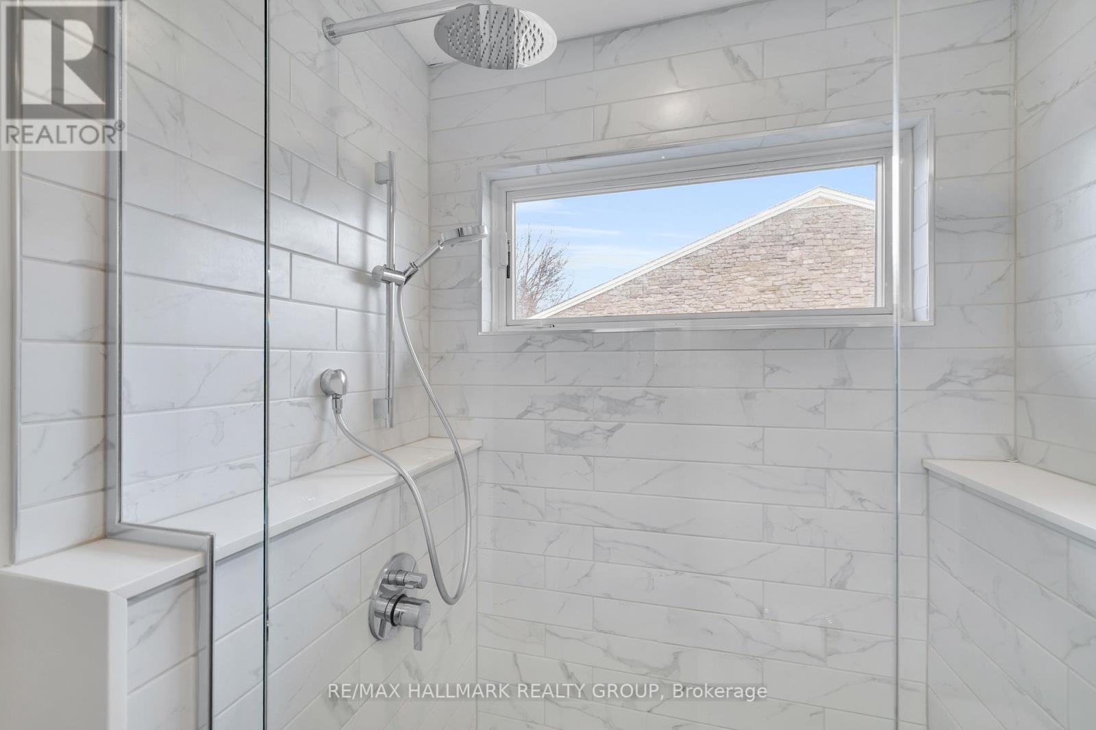 1976 Lenester Avenue, Ottawa, ON - Indoor Photo Showing Bathroom