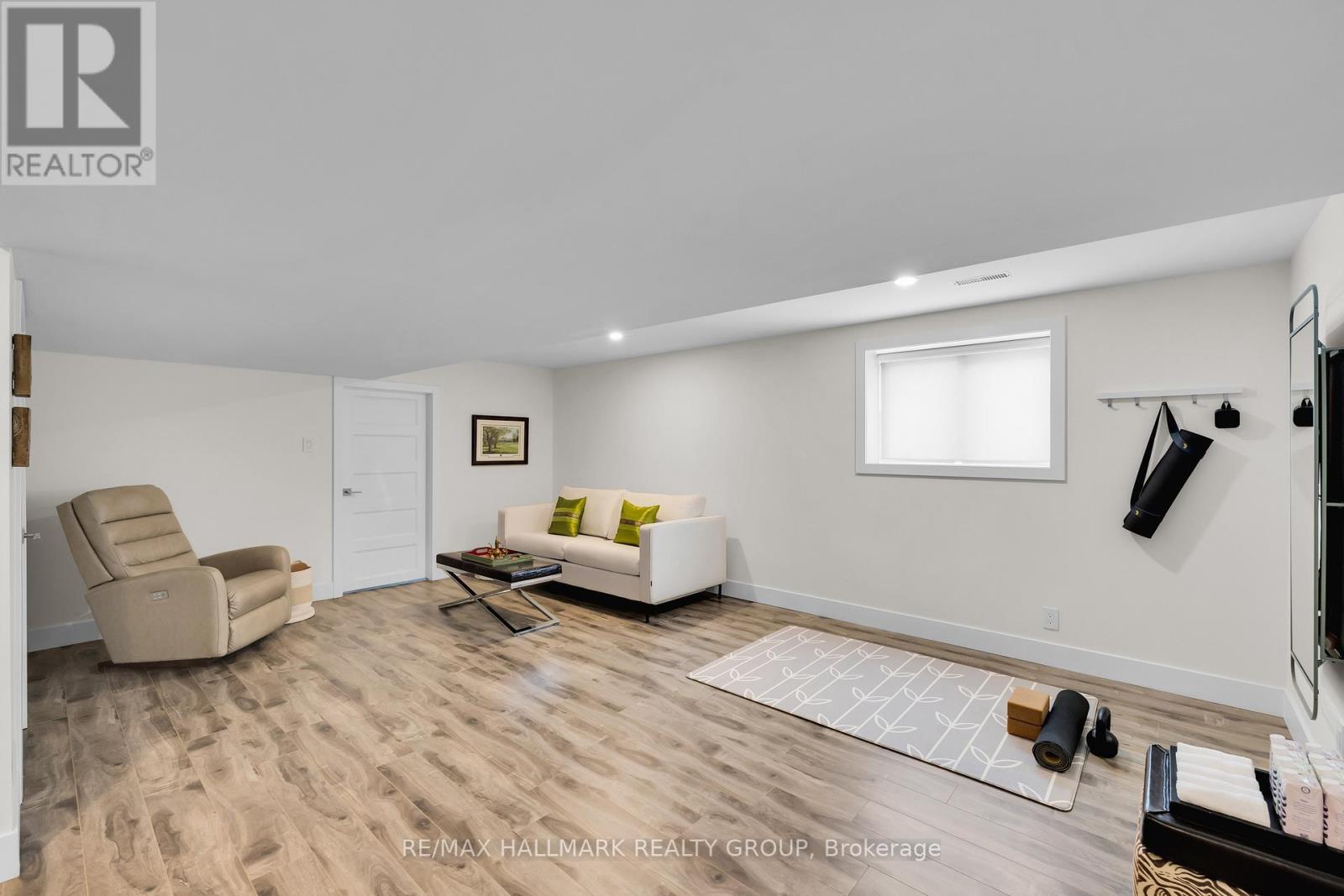 1976 Lenester Avenue, Ottawa, ON - Indoor