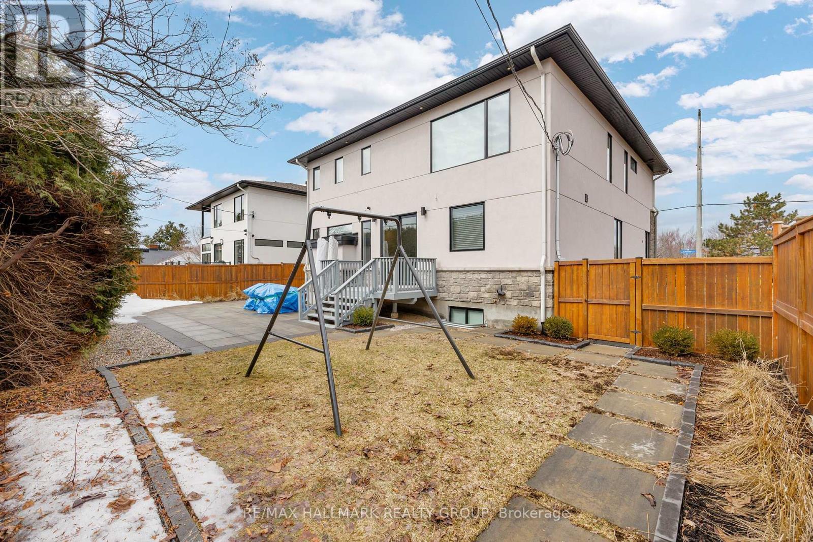 1976 Lenester Avenue, Ottawa, ON - Outdoor